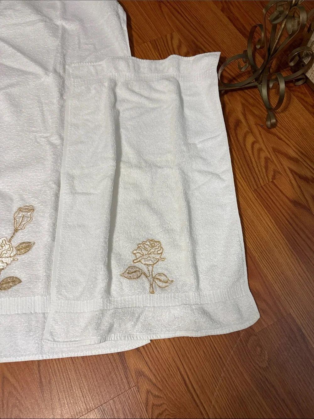 Consuela White Bath Towel Set with Gold Rose Embroidery